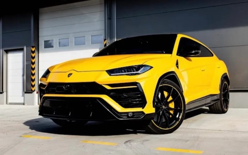 Lamborghini Urus Yellow
